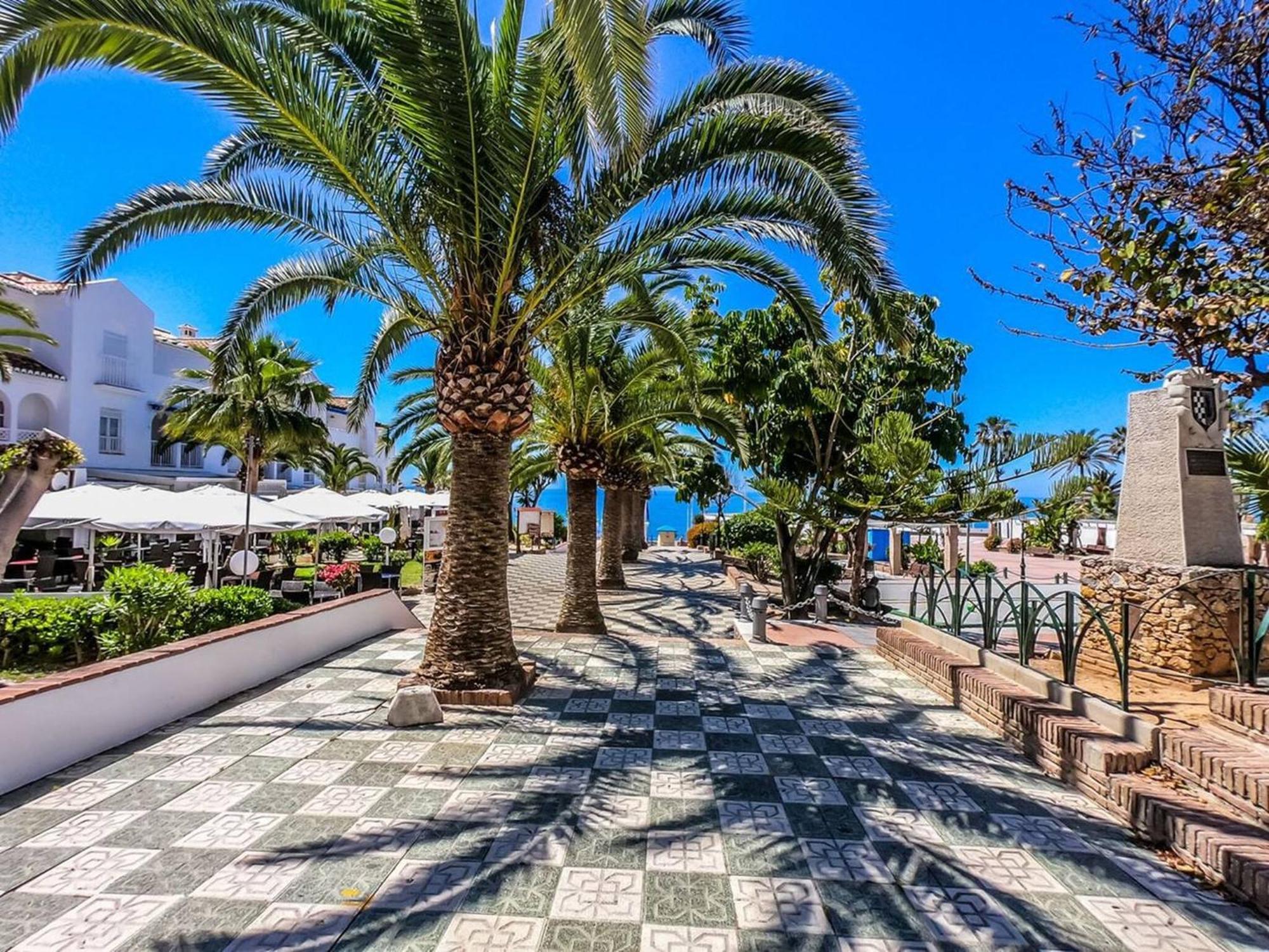 Cd-1941 Two Bedroom With Patio * Nerja